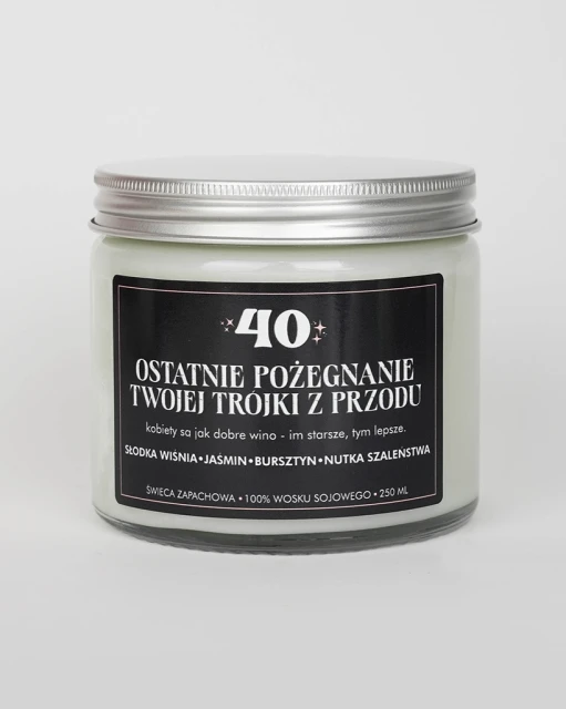 Ostatnie pożegnanie Twojej trójki z przodu - urodzinowa świeca sojowa (250 ml)