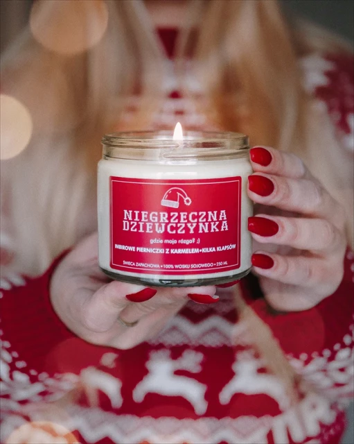 Niegrzeczna dziewczynka - świeca sojowa (250 ml) 