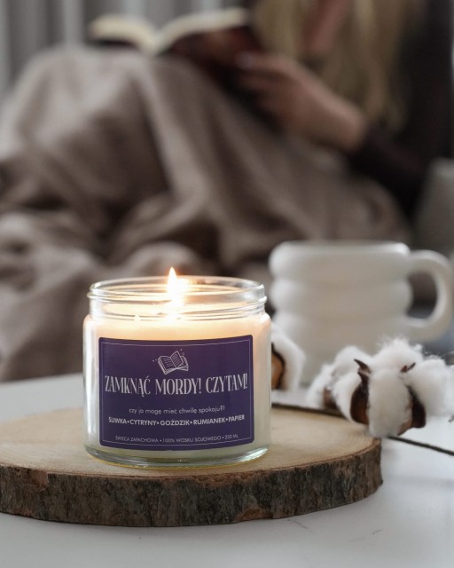 Zamknąć mordy! Czytam! - świeca sojowa (250 ml) 
