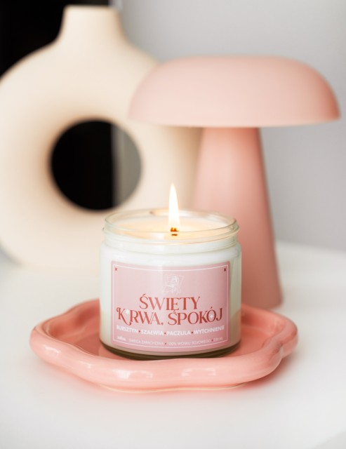 Święty, k*rwa, spokój - świeca sojowa (250 ml) 